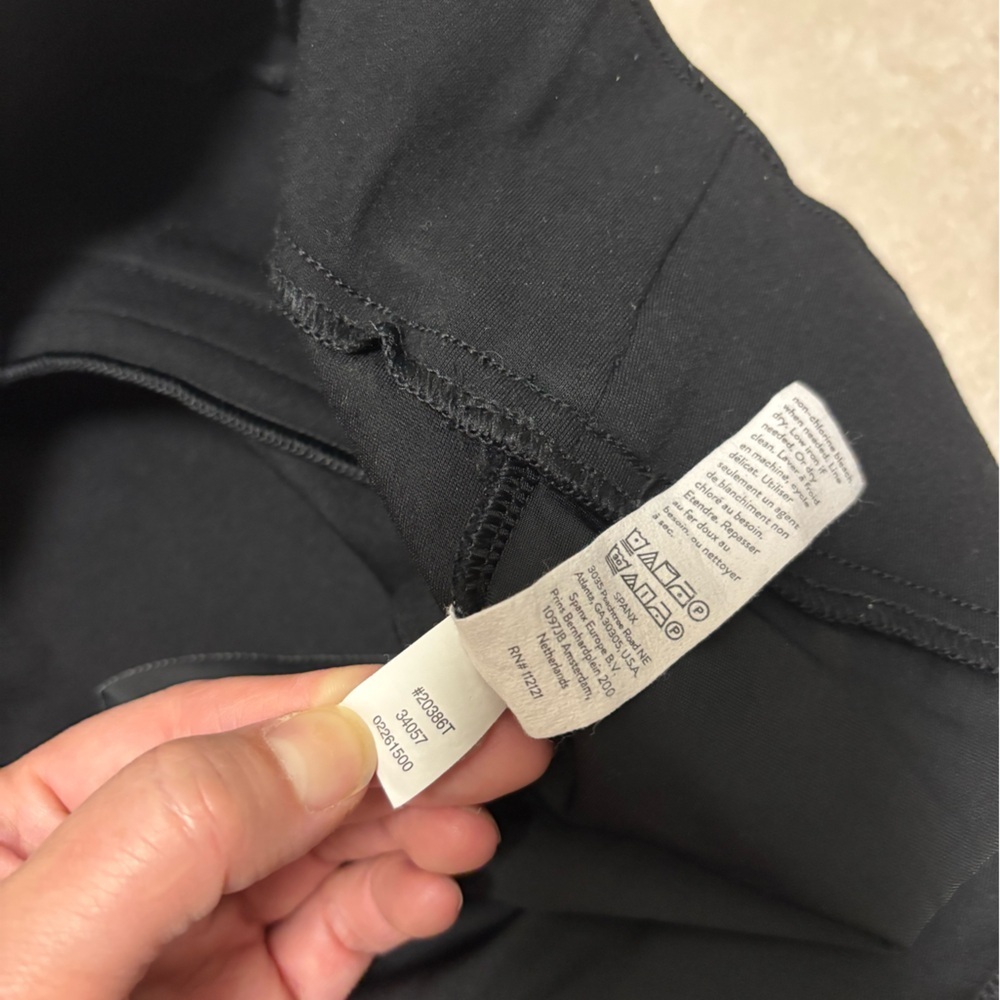 SPANX Classic Black pants 1X - Picture 4 of 5